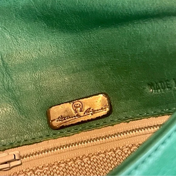 🚫 sold 🚫 Aigner Sling Bag (Open to reasonable offer) - Picture 5 of 10